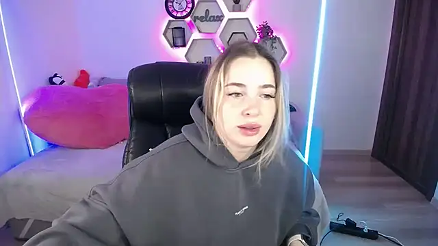 SabrinViolet online show from October 14, 8:26 am