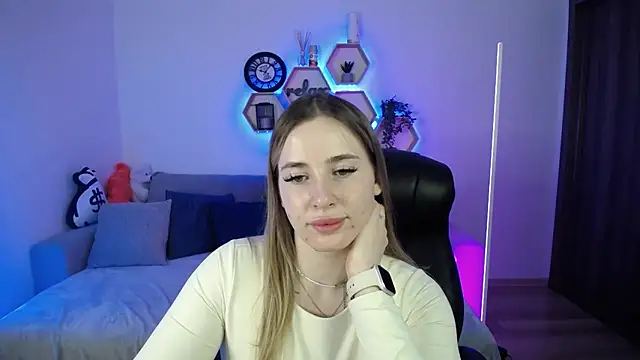 SabrinViolet online show from March 30, 8:04 am