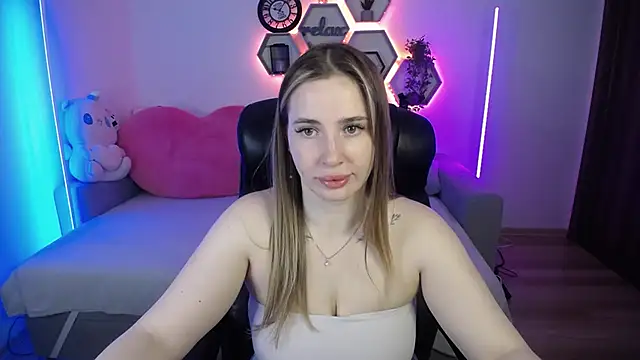 Snapshot of SabrinViolet chatting on June 29, 8:09 am SabrinViolet online show from June 29, 8:09 am