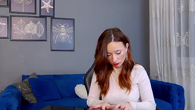 AnneHove online show from December 1, 4:50 am