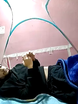 Snapshot of Indiandaddy11 chatting on December 7, 10:50 pm Indiandaddy11 online show from December 7, 10:50 pm