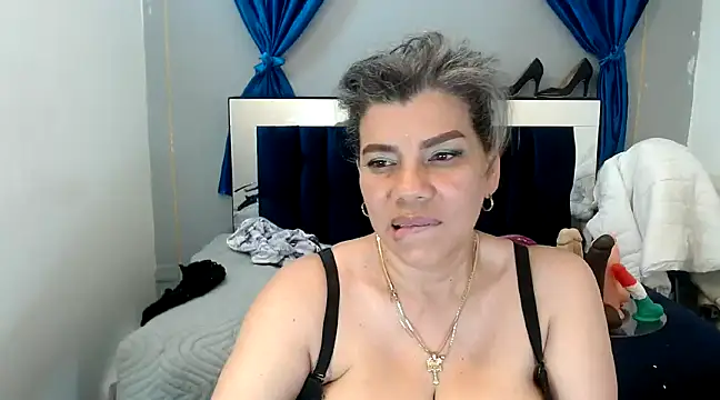 vikyadams online show from February 10, 11:23 pm