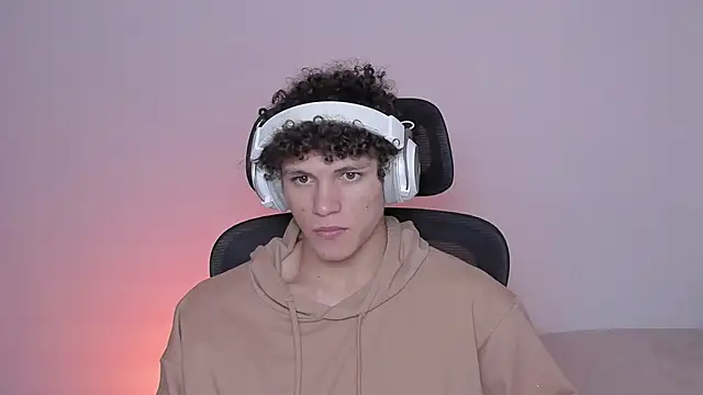 laurent nova online show from October 8, 5:05 am