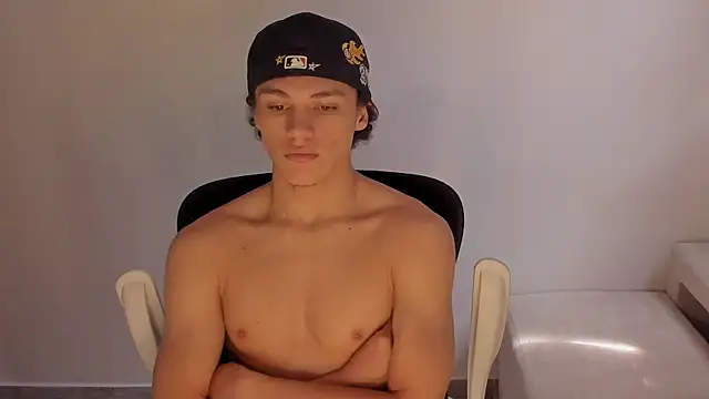 laurent nova online show from December 19, 6:04 pm