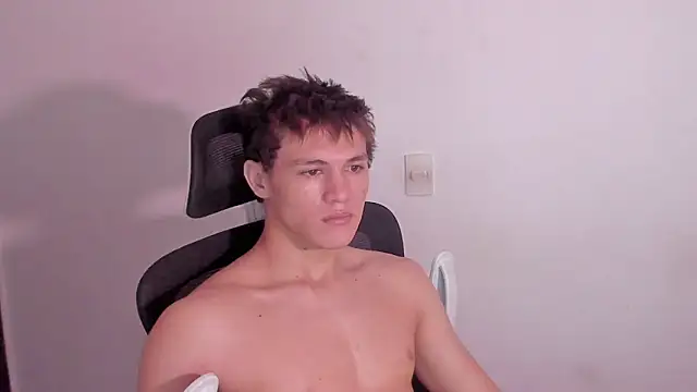 laurent nova online show from April 5, 1:08 pm