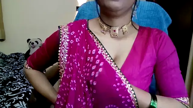 Queenhimanshi online show from February 19, 12:28 am