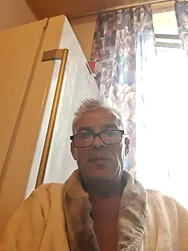 Picolo4111 online show from September 28, 6:30 am