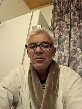 Picolo4111 online show from October 4, 5:33 pm