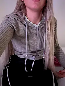 Holly-Glamour online show from December 14, 1:33 am