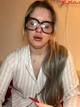 Holly-Glamour online show from February 13, 2:29 am