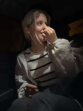 Holly-Glamour online show from March 4, 11:33 pm