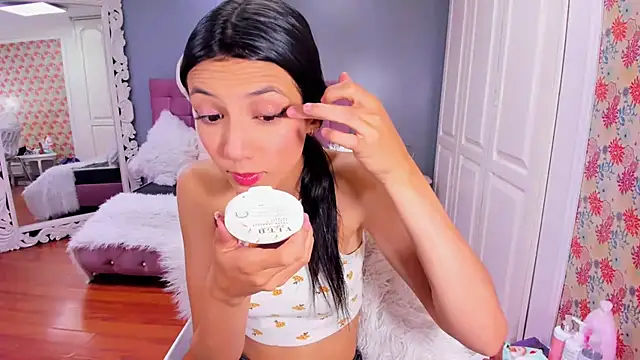 Iris Stone  online show from December 4, 7:34 pm