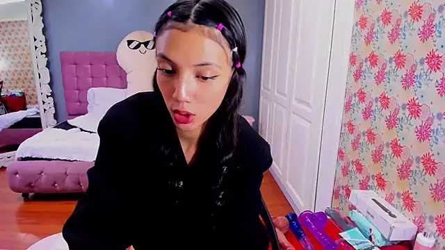 Iris Stone  online show from March 13, 9:05 pm