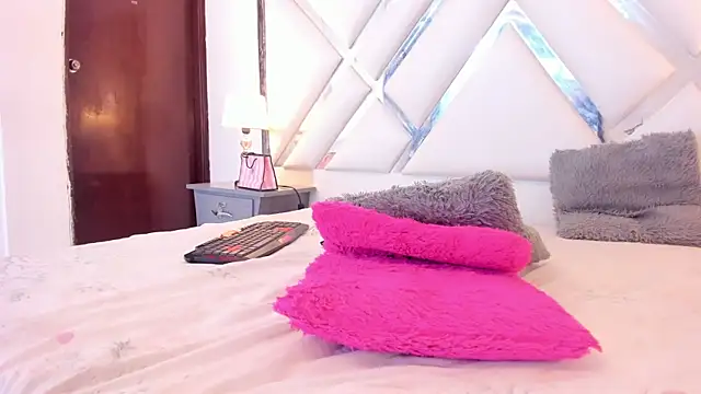 belacampbell online show from December 28, 11:05 pm