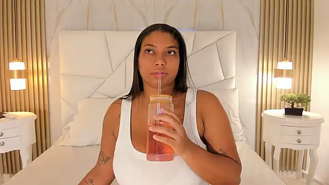 Snapshot of belacampbell chatting on April 10, 5:01 am belacampbell online show from April 10, 5:01 am