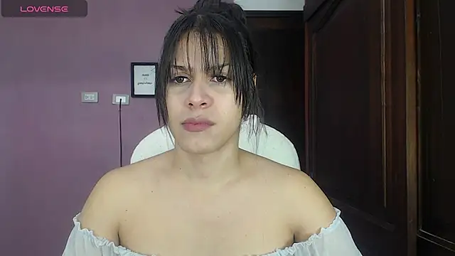 Snapshot of Luciana_Ortiz1 chatting on March 3, 3:09 pm Luciana Ortiz1 online show from March 3, 3:09 pm