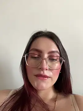 Snapshot of VioletPearson chatting on April 11, 4:11 pm VioletPearson online show from April 11, 4:11 pm