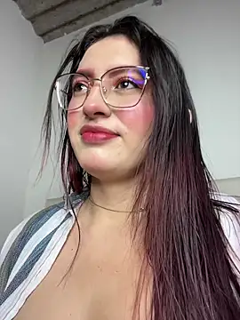 Snapshot of VioletPearson chatting on April 16, 8:48 am VioletPearson online show from April 16, 8:48 am