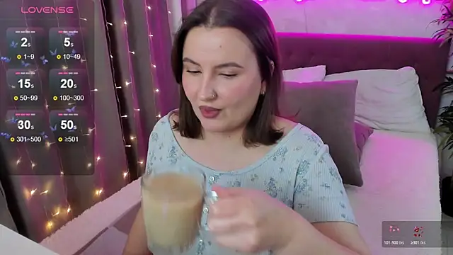 FeralPeach online show from November 29, 5:10 am