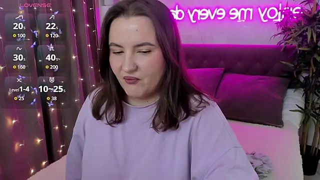 FeralPeach online show from April 3, 5:27 am