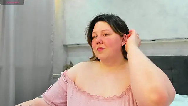Snapshot of Ruth_Oliver chatting on June 22, 1:07 am Ruth Oliver online show from June 22, 1:07 am