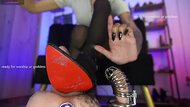 MissKorah online show from November 30, 10:58 pm