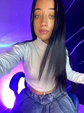 Ady 18 online show from October 31, 3:13 pm