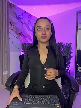 Ady 18 online show from January 6, 7:06 pm