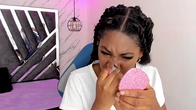 Queen perla  online show from October 25, 12:23 pm