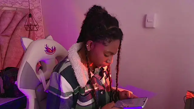 Queen perla  online show from December 3, 12:03 pm