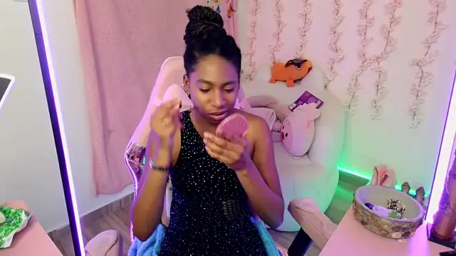 Queen perla  online show from December 18, 8:04 pm