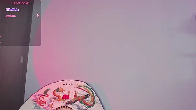 Snapshot of catipetite chatting on December 11, 6:36 am catipetite online show from December 11, 6:36 am