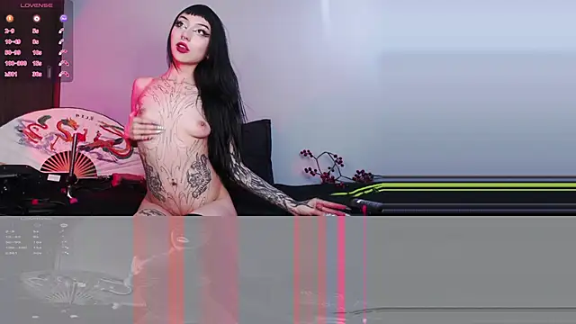 Snapshot of catipetite chatting on February 8, 9:57 pm catipetite online show from February 8, 9:57 pm