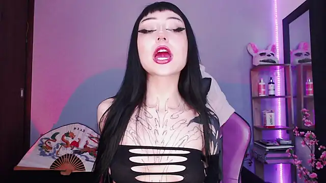 Snapshot of catipetite chatting on February 19, 4:12 am catipetite online show from February 19, 4:12 am