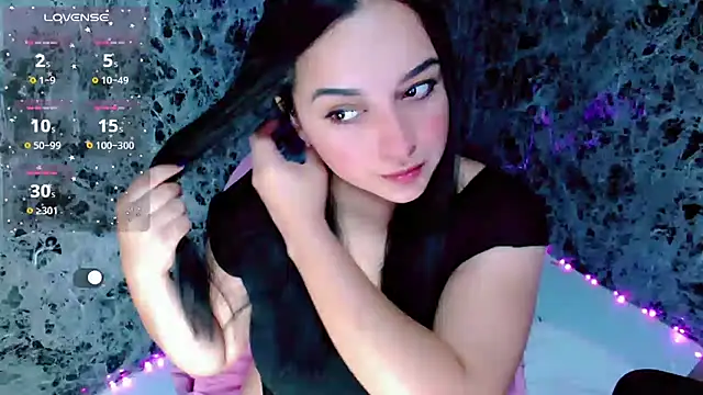 Lanna belle28 online show from December 22, 2:03 pm