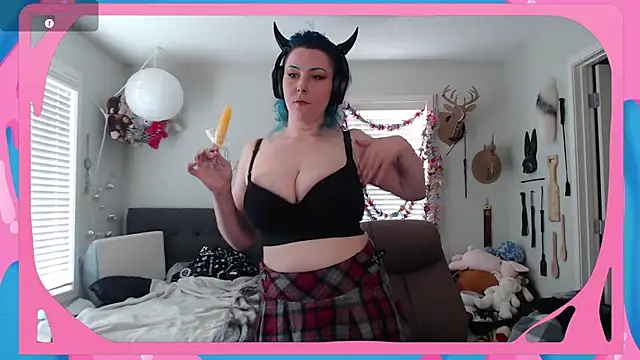 Snapshot of CirqueNoirBlu chatting on May 29, 2:09 am CirqueNoirBlu online show from May 29, 2:09 am