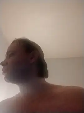 Snapshot of JamesIII1984 chatting on April 8, 3:17 am JamesIII1984 online show from April 8, 3:17 am