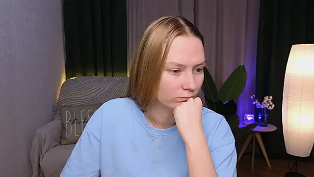 Snapshot of CarolynCohen__ chatting on December 10, 7:26 am CarolynCohen online show from December 10, 7:26 am