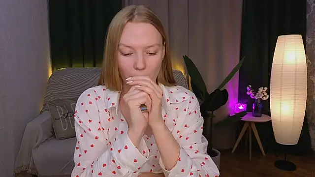 Snapshot of CarolynCohen__ chatting on January 12, 5:03 am CarolynCohen online show from January 12, 5:03 am