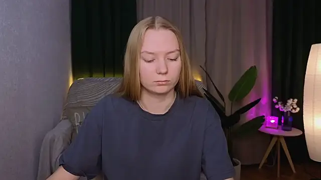 Snapshot of CarolynCohen__ chatting on January 19, 1:53 am CarolynCohen online show from January 19, 1:53 am