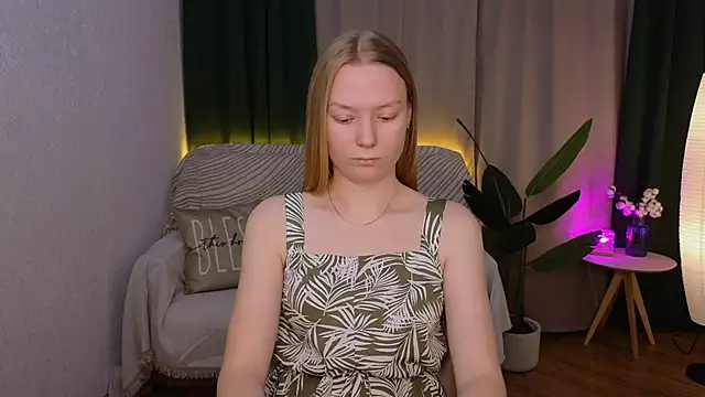 Snapshot of CarolynCohen__ chatting on January 26, 1:52 am CarolynCohen online show from January 26, 1:52 am