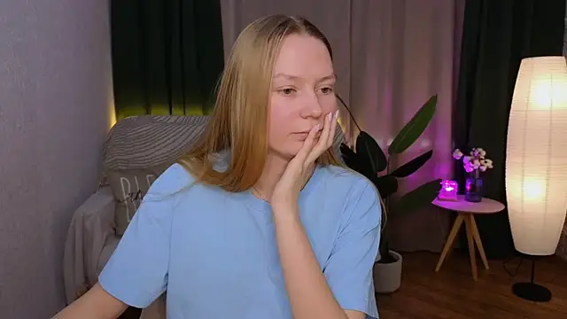 Snapshot of CarolynCohen__ chatting on January 27, 5:03 am CarolynCohen online show from January 27, 5:03 am