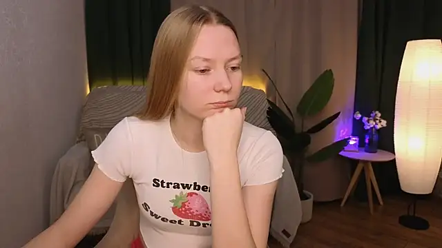 Snapshot of CarolynCohen__ chatting on January 28, 2:00 am CarolynCohen online show from January 28, 2:00 am