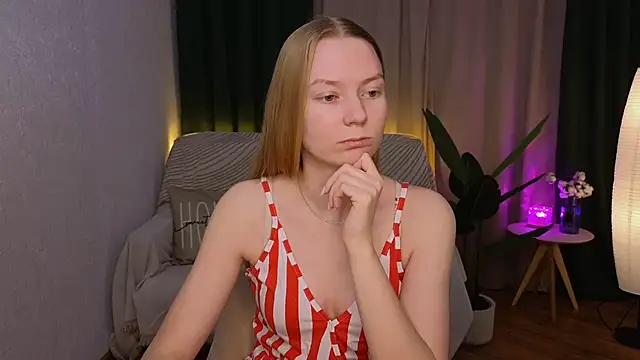 Snapshot of CarolynCohen__ chatting on February 10, 2:08 am CarolynCohen online show from February 10, 2:08 am