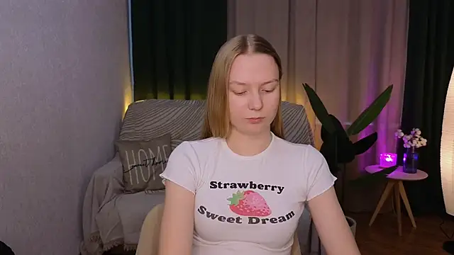 Snapshot of CarolynCohen__ chatting on February 14, 8:52 am CarolynCohen online show from February 14, 8:52 am