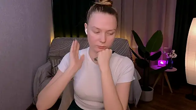 Snapshot of CarolynCohen__ chatting on February 16, 5:26 am CarolynCohen online show from February 16, 5:26 am