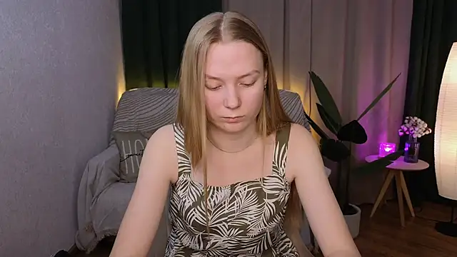 Snapshot of CarolynCohen__ chatting on February 17, 2:20 am CarolynCohen online show from February 17, 2:20 am