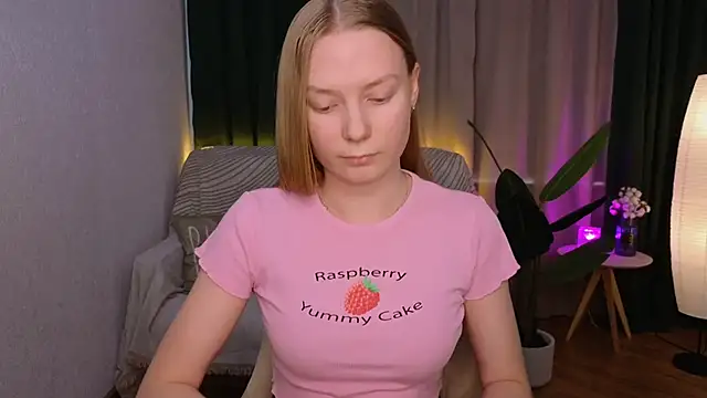 Snapshot of CarolynCohen__ chatting on February 21, 8:18 am CarolynCohen online show from February 21, 8:18 am