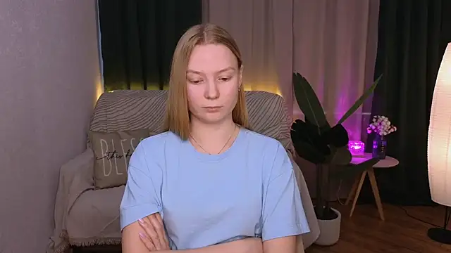 Snapshot of CarolynCohen__ chatting on February 23, 5:01 am CarolynCohen online show from February 23, 5:01 am