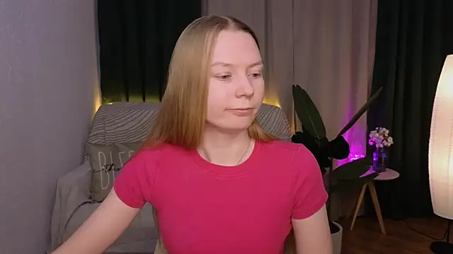 Snapshot of CarolynCohen__ chatting on February 24, 2:08 am CarolynCohen online show from February 24, 2:08 am